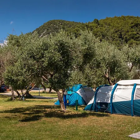 Maslinica Oliva Pitches Camping *