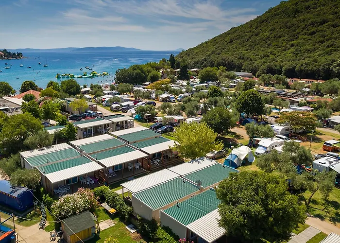 Maslinica Oliva Pitches Kemping *